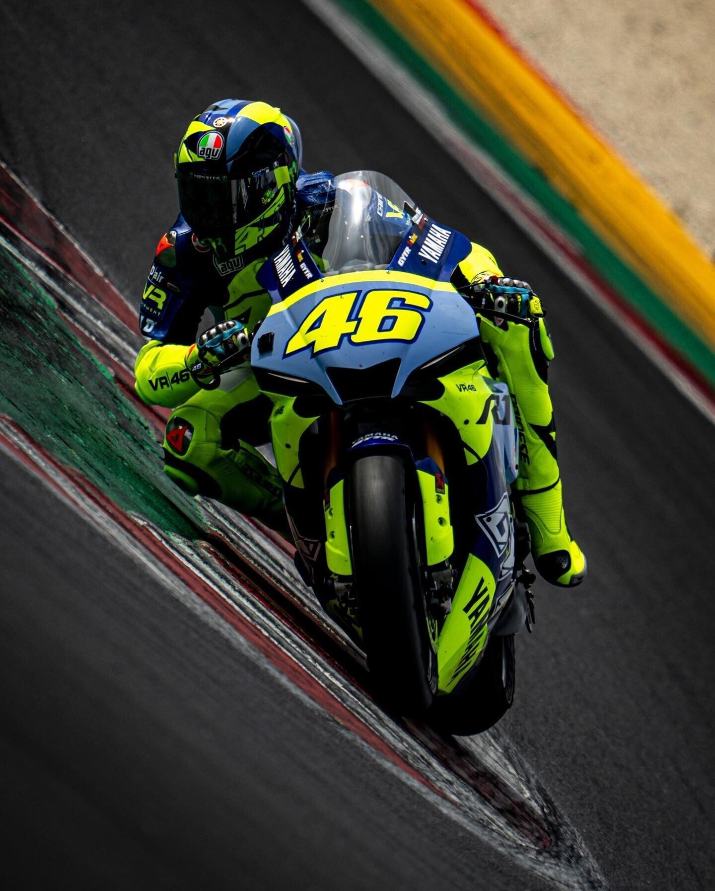 MotoGP, Valentino Rossi torna al suo primo amore: eccolo sulla Yamaha