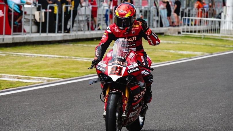 SBK Indonesia, FP2: Ducati al top, Rinaldi 1° davanti a Bautista