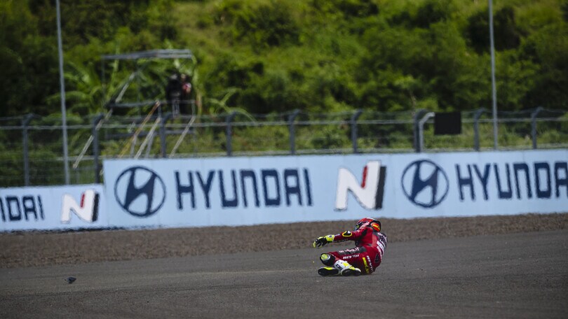 SBK, ecco le cadute di Bautista e Rinaldi a Mandalika