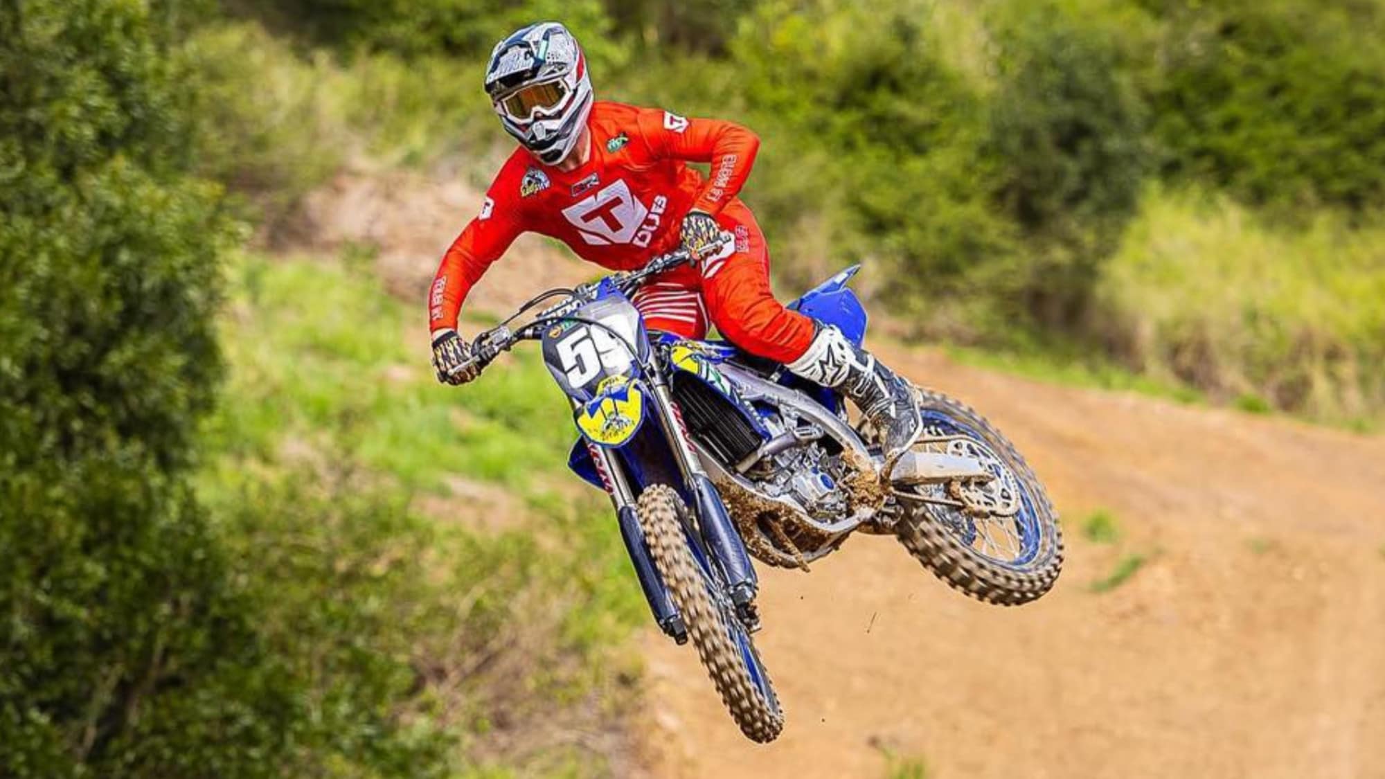 Tragedia nel motocross: giovane pilota muore sotto gli occhi dei genitori