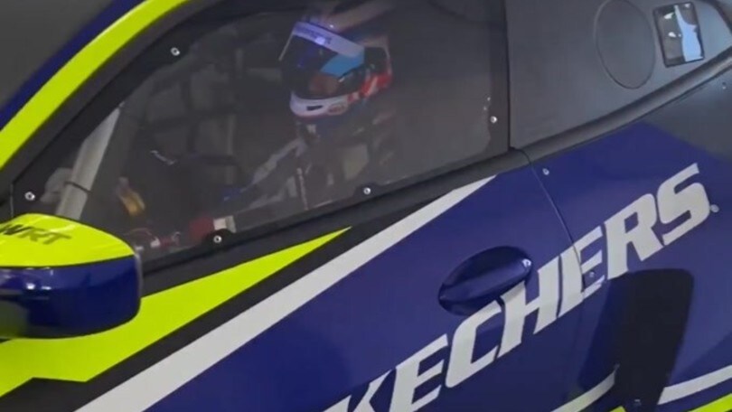 GT, Valentino Rossi ci crede: eccolo a Valencia per i test con BMW