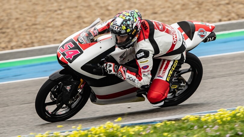 Moto3: gli scatti dei piloti in azione nei test di Jerez