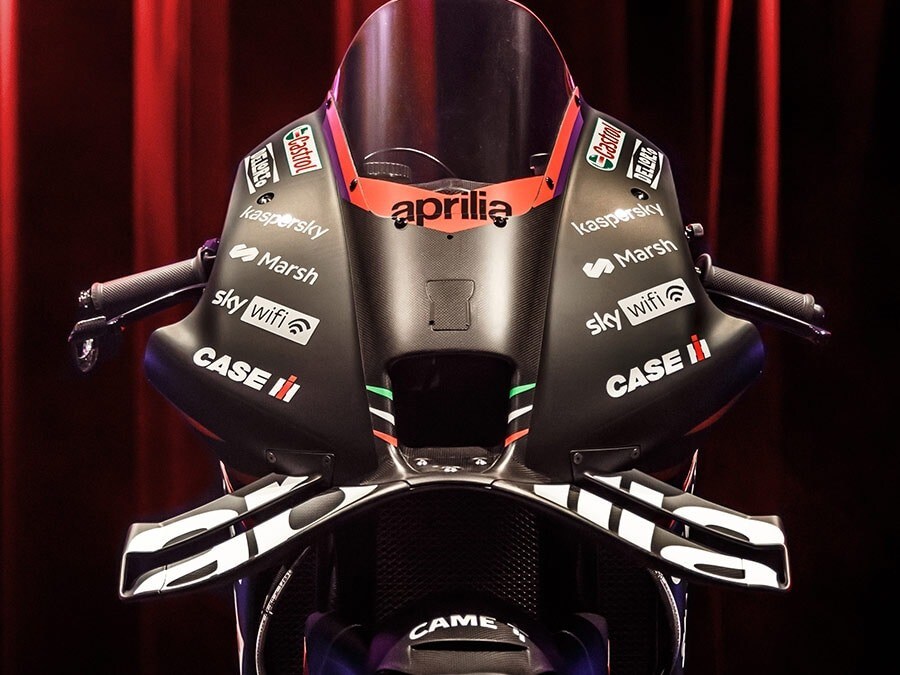 MotoGP, Aprilia presenta il suo 2023: segui la diretta