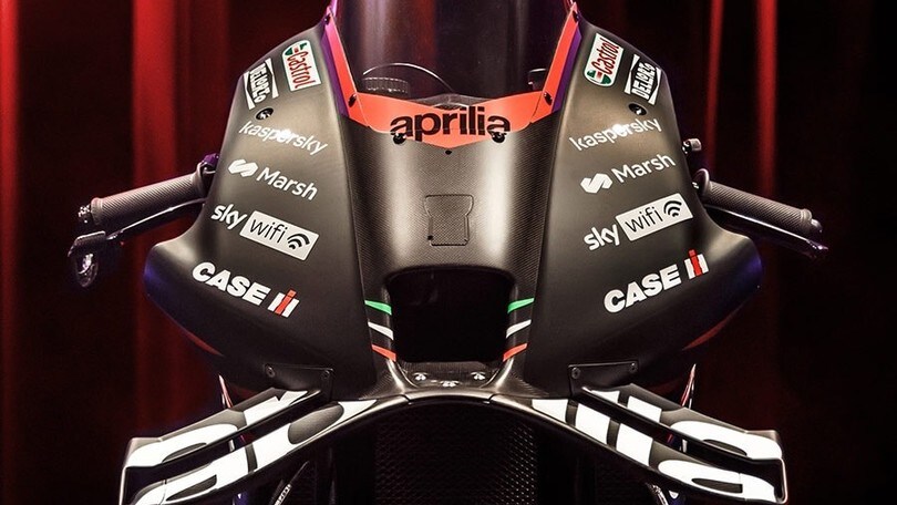MotoGP, Aprilia presenta il suo 2023: segui la diretta