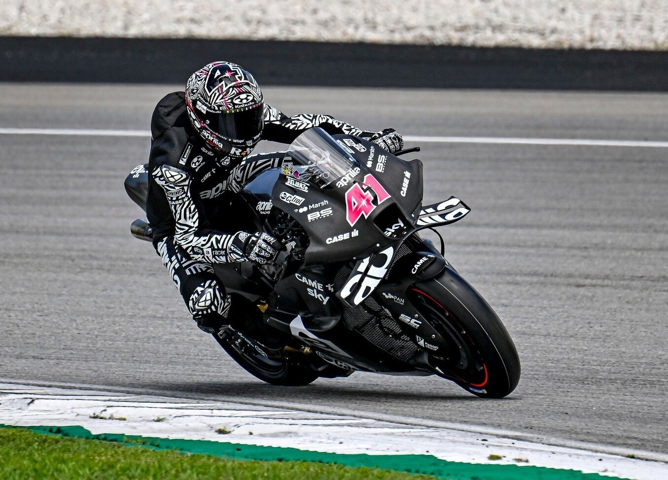 MotoGP: presentazione Aprilia Racing Team | VIDEO