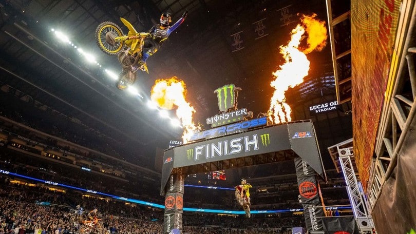 450SX: Roczen sbanca Indianapolis