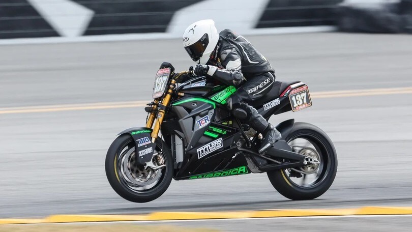 Energica, che sfida! In lotta contro le moto “tradizionali” a Daytona