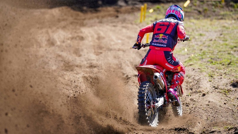 MXGP: Warmup bagnato in Argentina