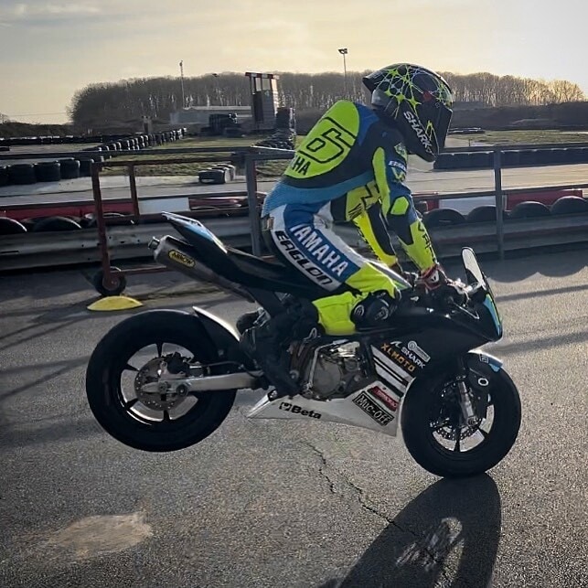 Izzy Carter, la giovane pilota che vuole diventare Valentino Rossi