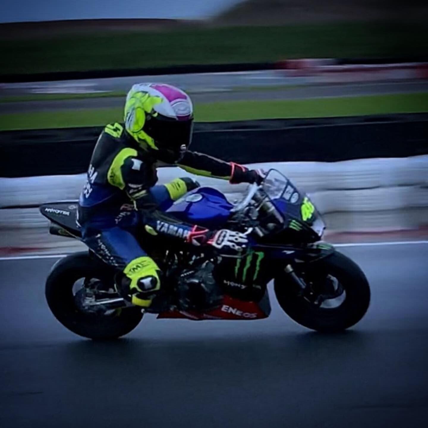 Izzy Carter, la giovane pilota che vuole diventare Valentino Rossi