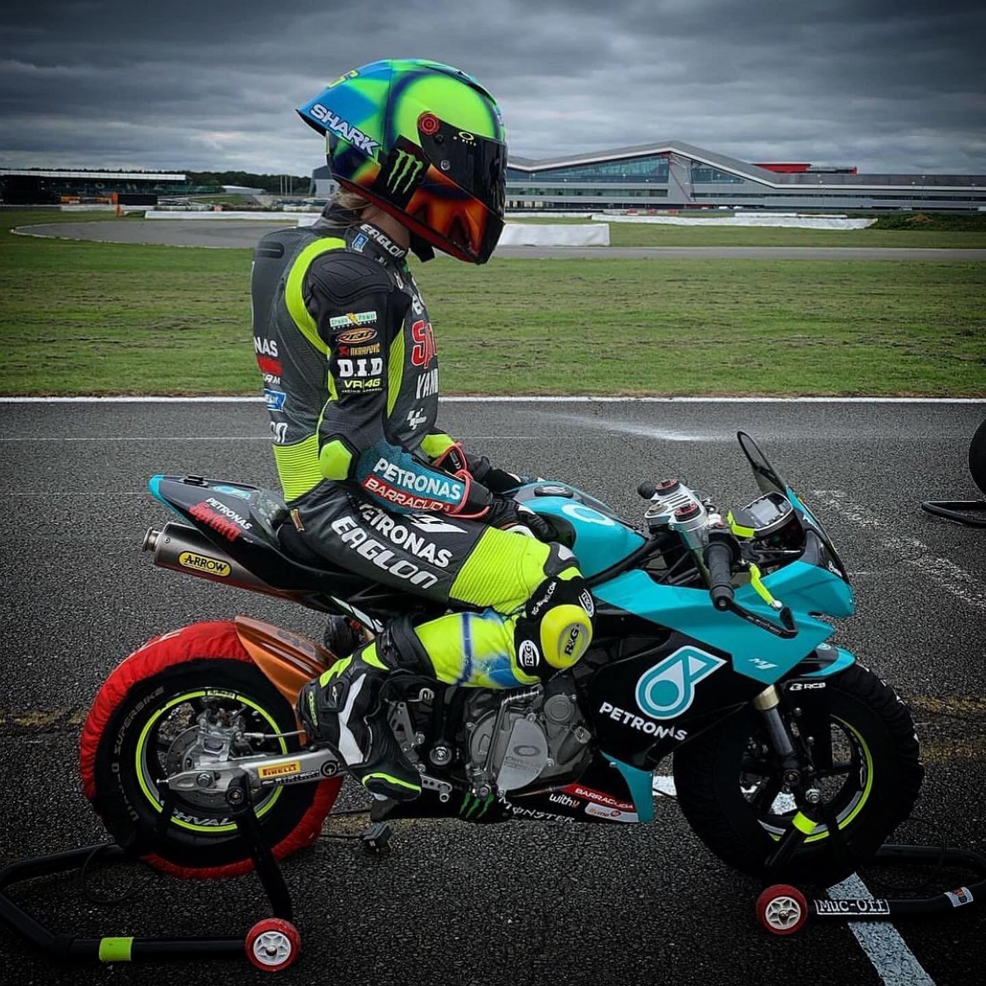 Izzy Carter, la giovane pilota che vuole diventare Valentino Rossi