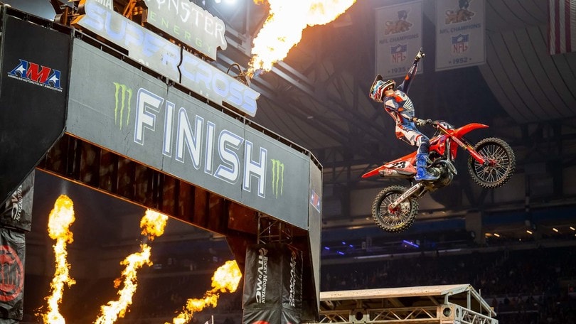 450SX: notte di emozioni a Detroit