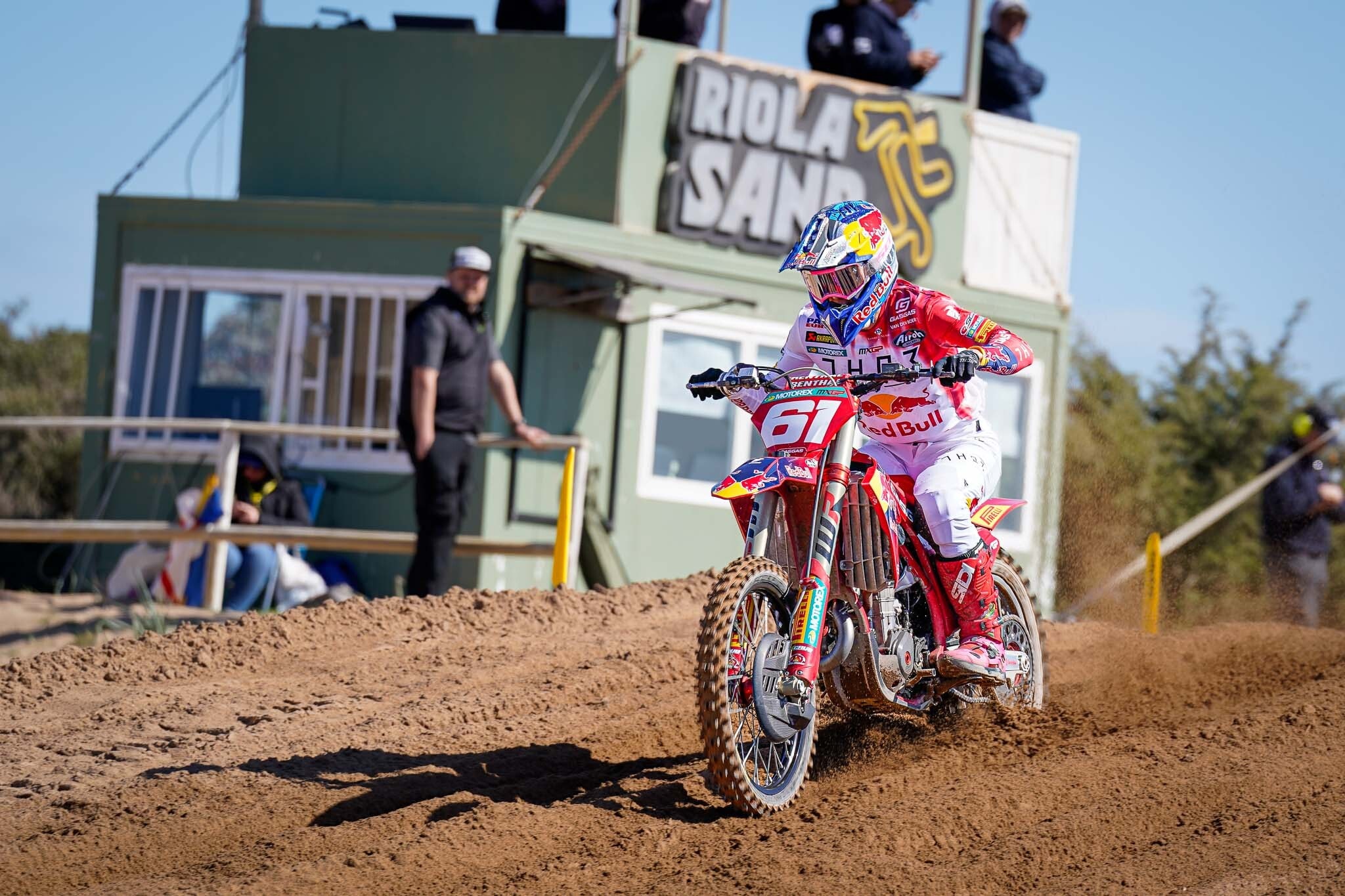 MXGP: Prado vola sulla sabbia sarda