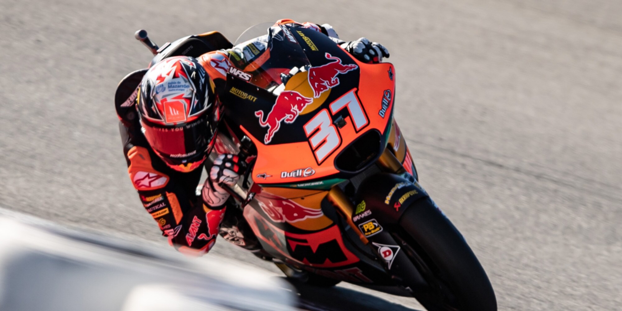 Gara Moto2: Acosta doma Canet a Portimao, Arbolino è 3°