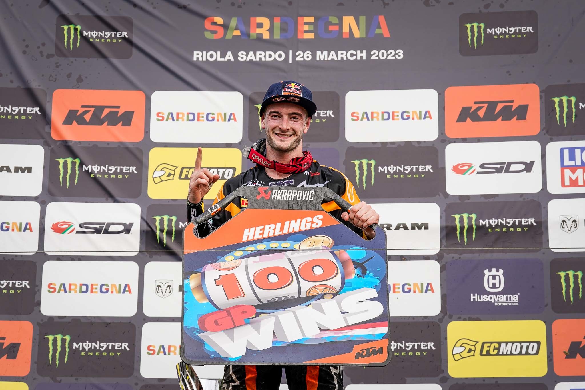 MXGP: a Riola Helings fa 100