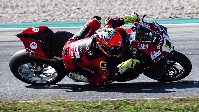 SBK Test Barcellona, Day 1: Bautista detta il passo a metà giornata
