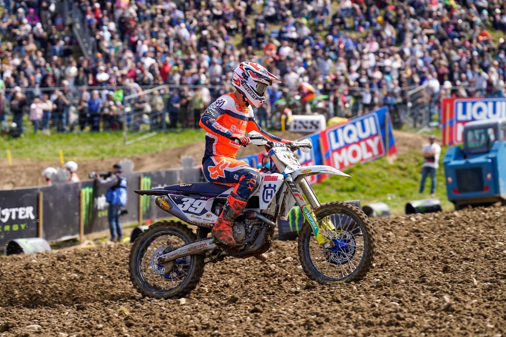 MX2: Husqvarna a sorpresa in gara 1