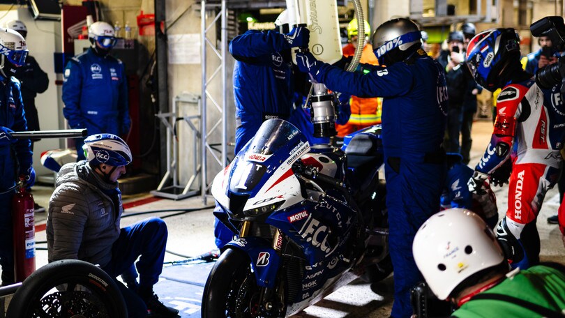 EWC 24h Le Mans, 17^ ora: FCC TSR Honda controlla la gara, Tecmas guida la Stock