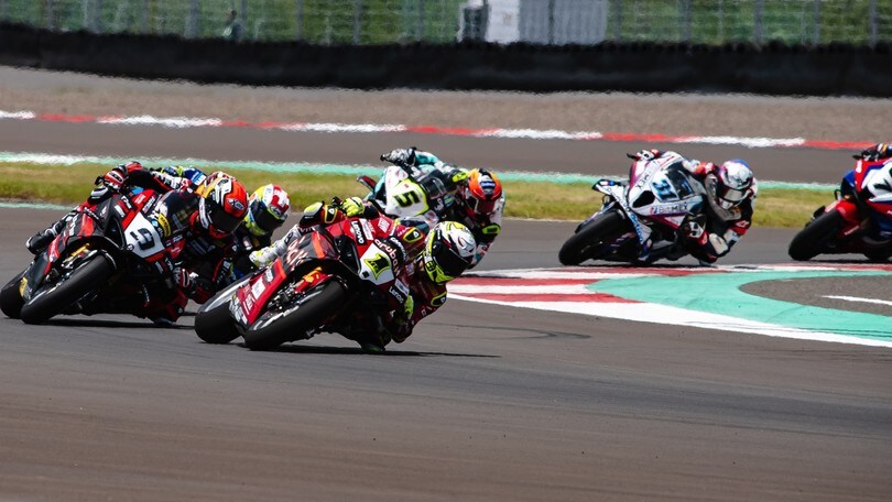 SBK, dove eravamo rimasti? Ad Assen riparte la caccia a Bautista