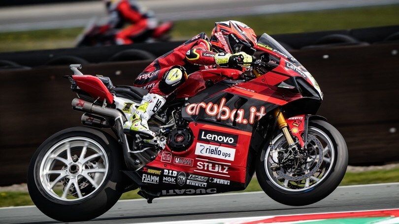 SBK, Assen: Bautista si conferma leader in FP2, Bassani 7°