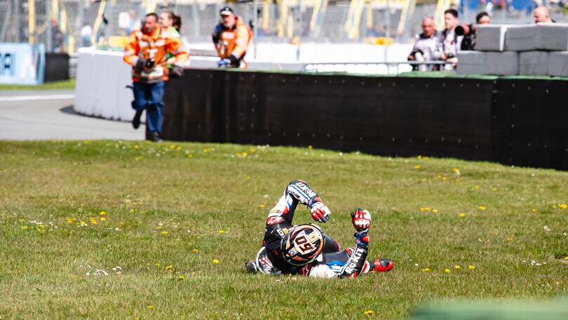 SBK Assen: la sequenza della caduta di Van Der Mark