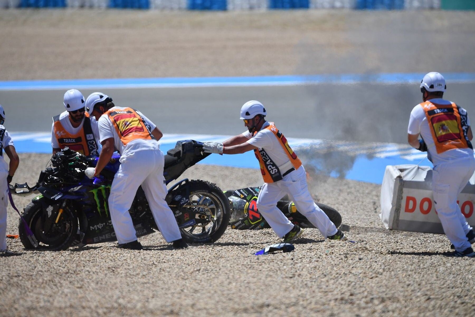 MotoGP Jerez, incidente al via della Sprint: le foto
