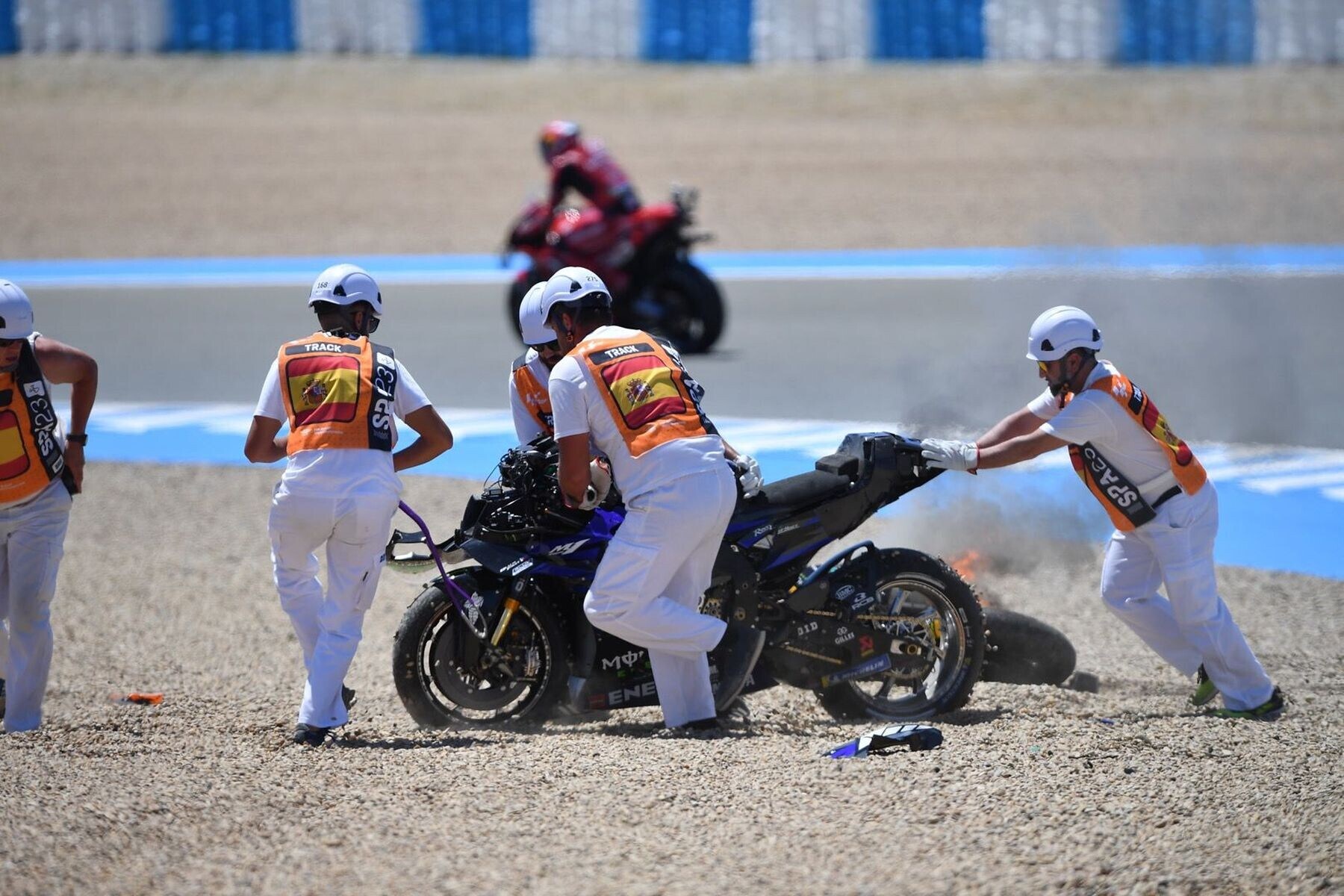MotoGP Jerez, incidente al via della Sprint: le foto