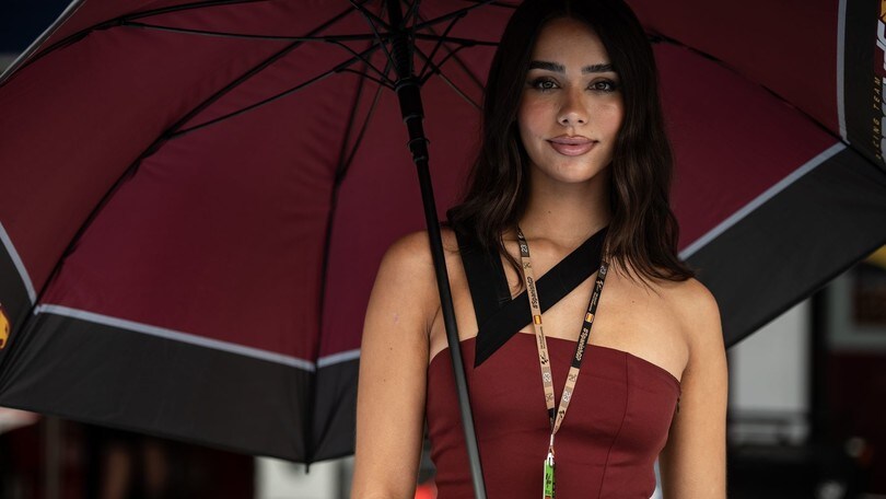 MotoGP: le ombrelline incantano Jerez