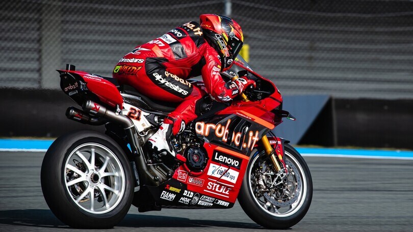 SBK Barcellona: Rinaldi si prende la FP1, 4° Bautista