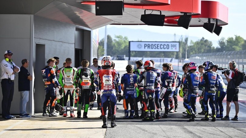 Caccia al traino in SSP300, la FIM: "Siete stupidi, così non vi facciamo correre"