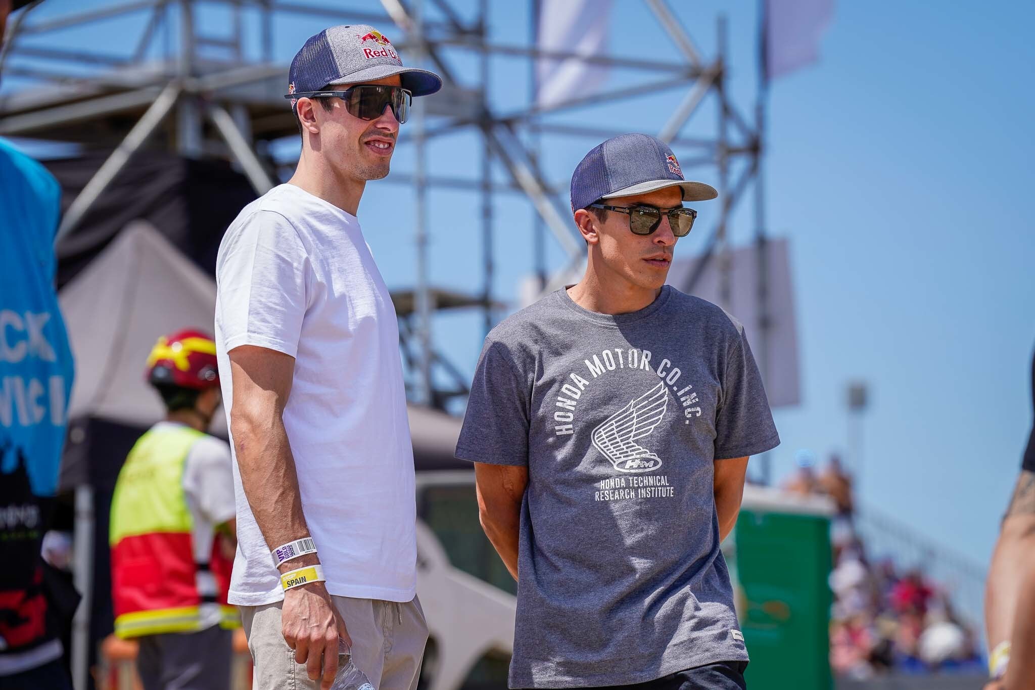 MXGP: i fratelli Marquez in visita al GP di Spagna