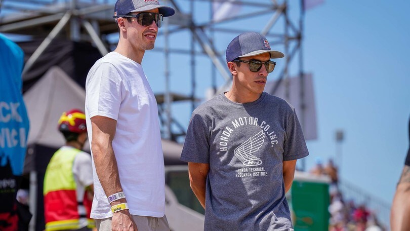 MXGP: i fratelli Marquez in visita al GP di Spagna