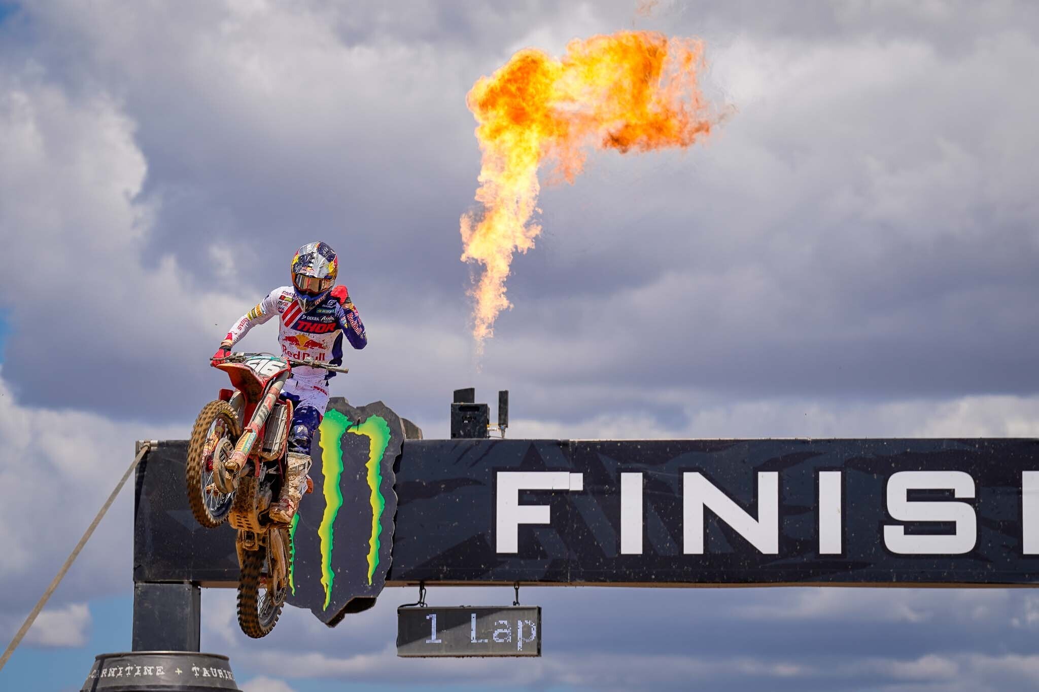 MX2: Langenfelder vince gara uno