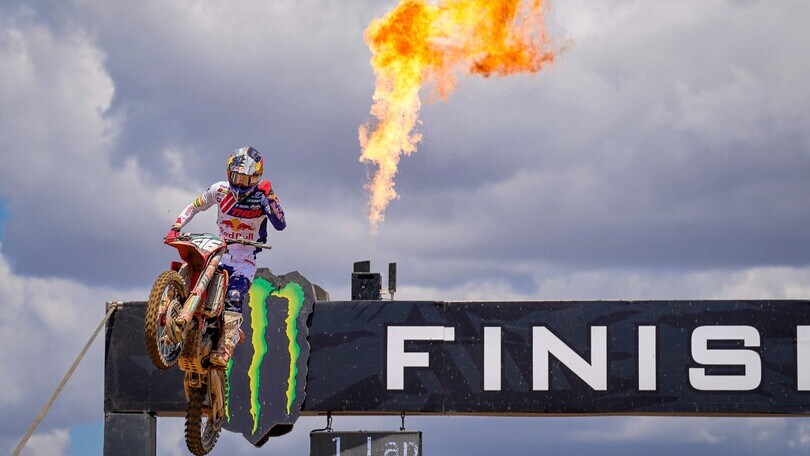 MX2: Langenfelder vince gara uno