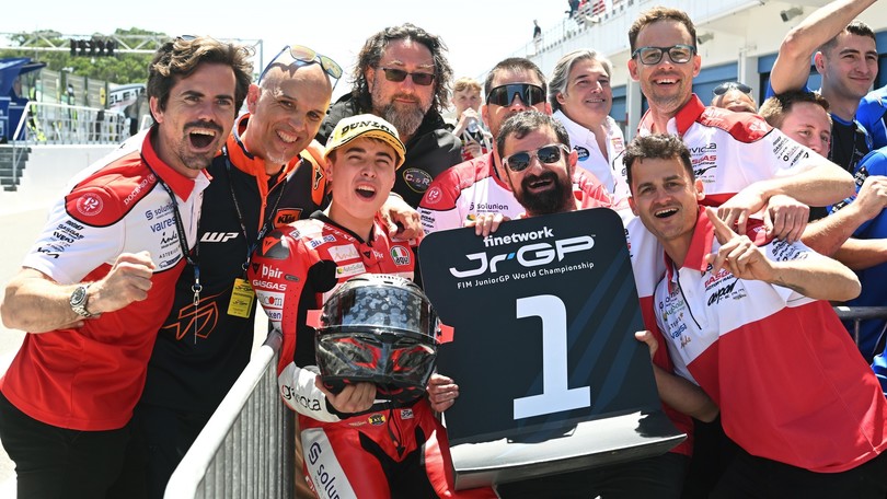 Italia vincente nel FIM JuniorGP: Carraro trionfa in Moto3 all'Estoril