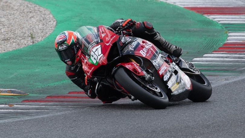 CIV Mugello, grande inizio per Zanetti: pole provvisoria in SBK