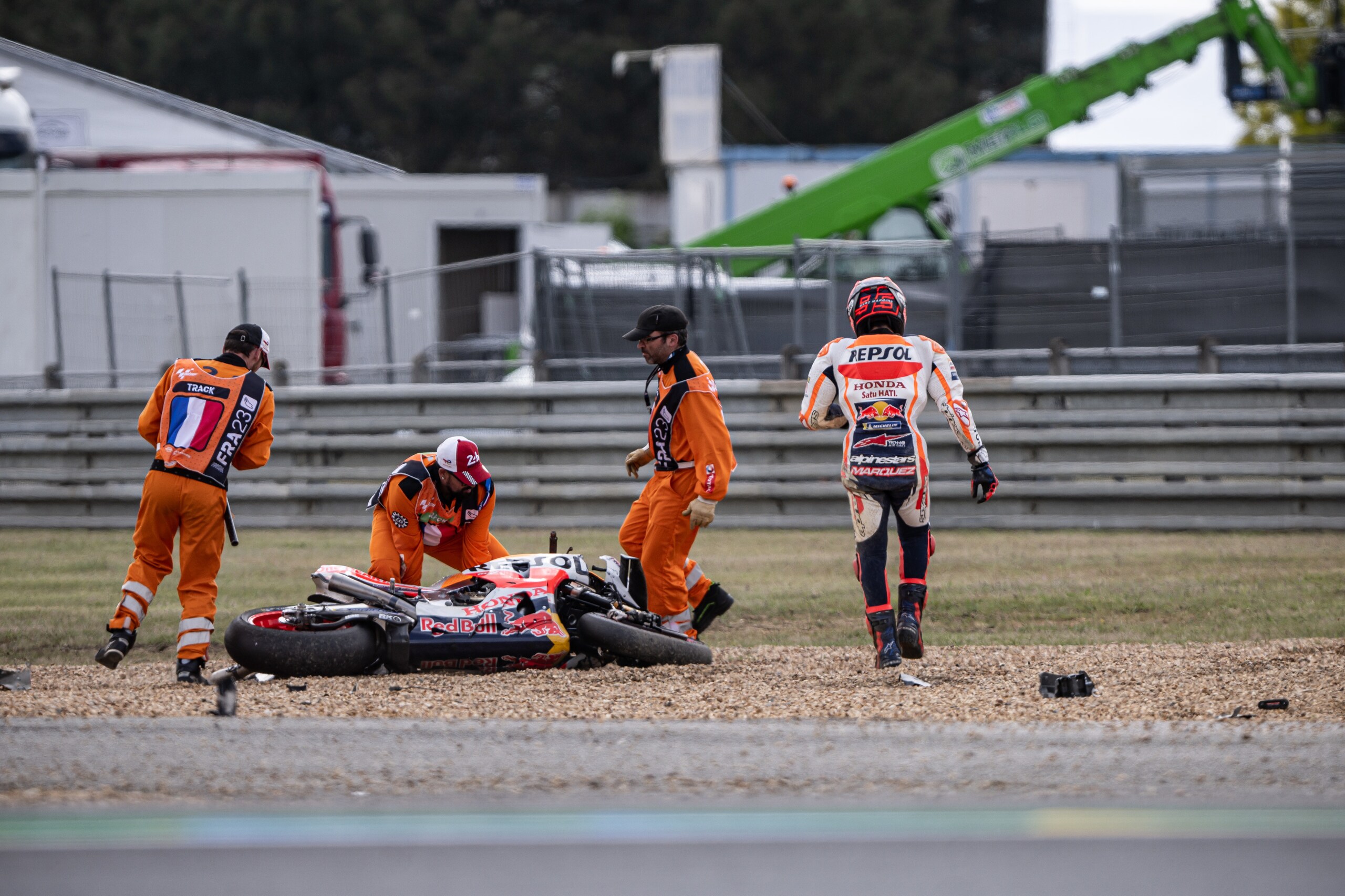 La caduta di Marc Marquez al GP di Francia | Motosprint