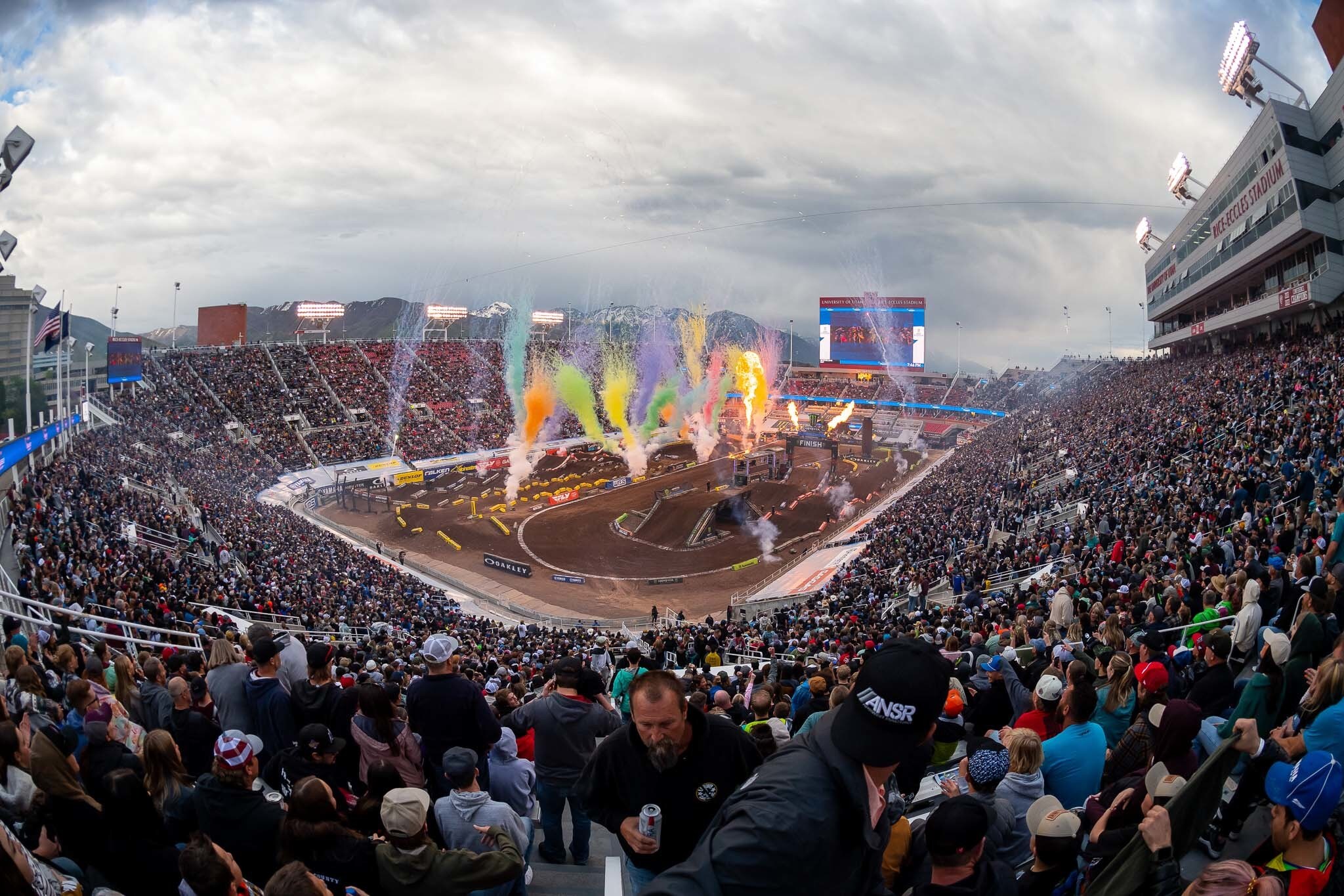 250SX East/West Showdown: è ancora Jett show