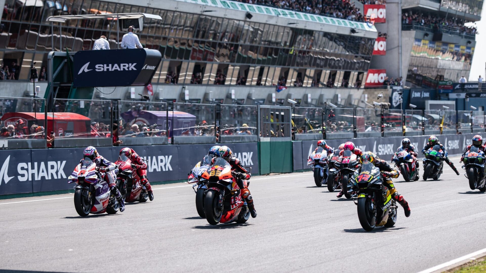 GP Francia, le foto più clamorose della MotoGP di oggi