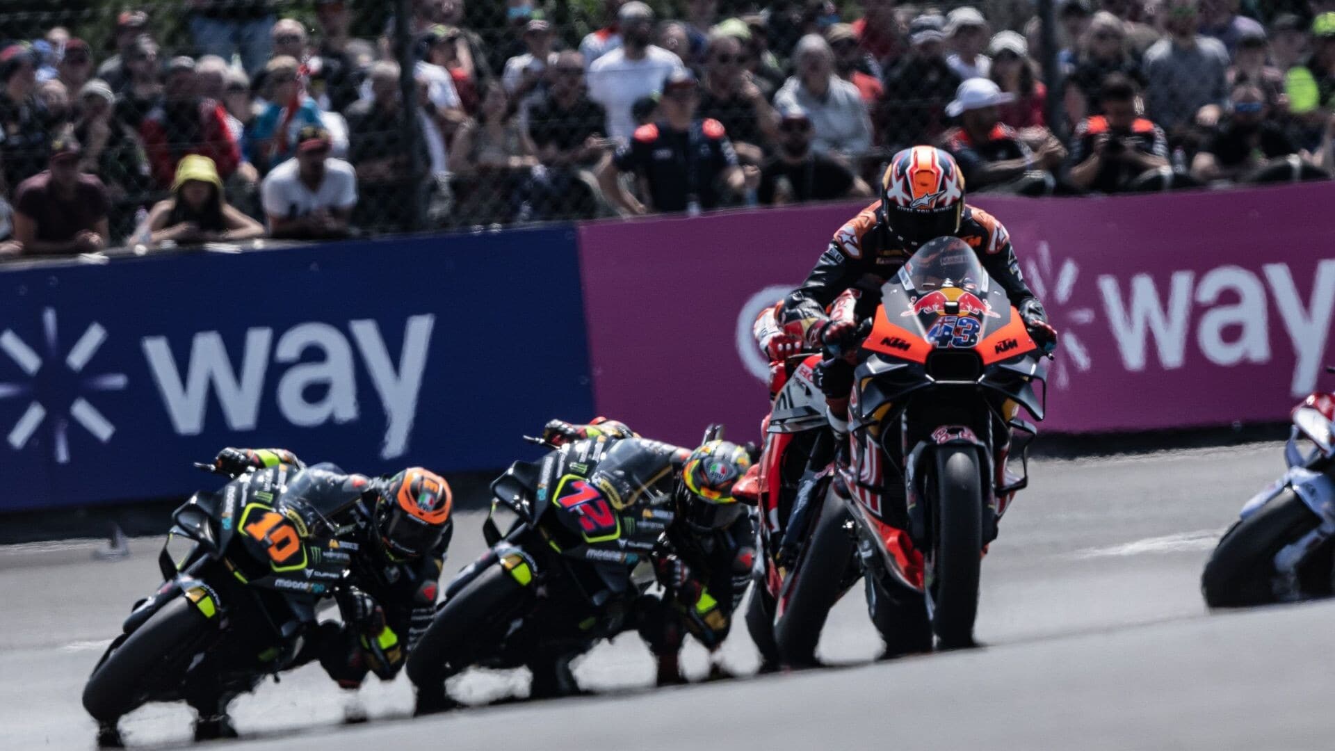 GP Francia, le foto più clamorose della MotoGP di oggi