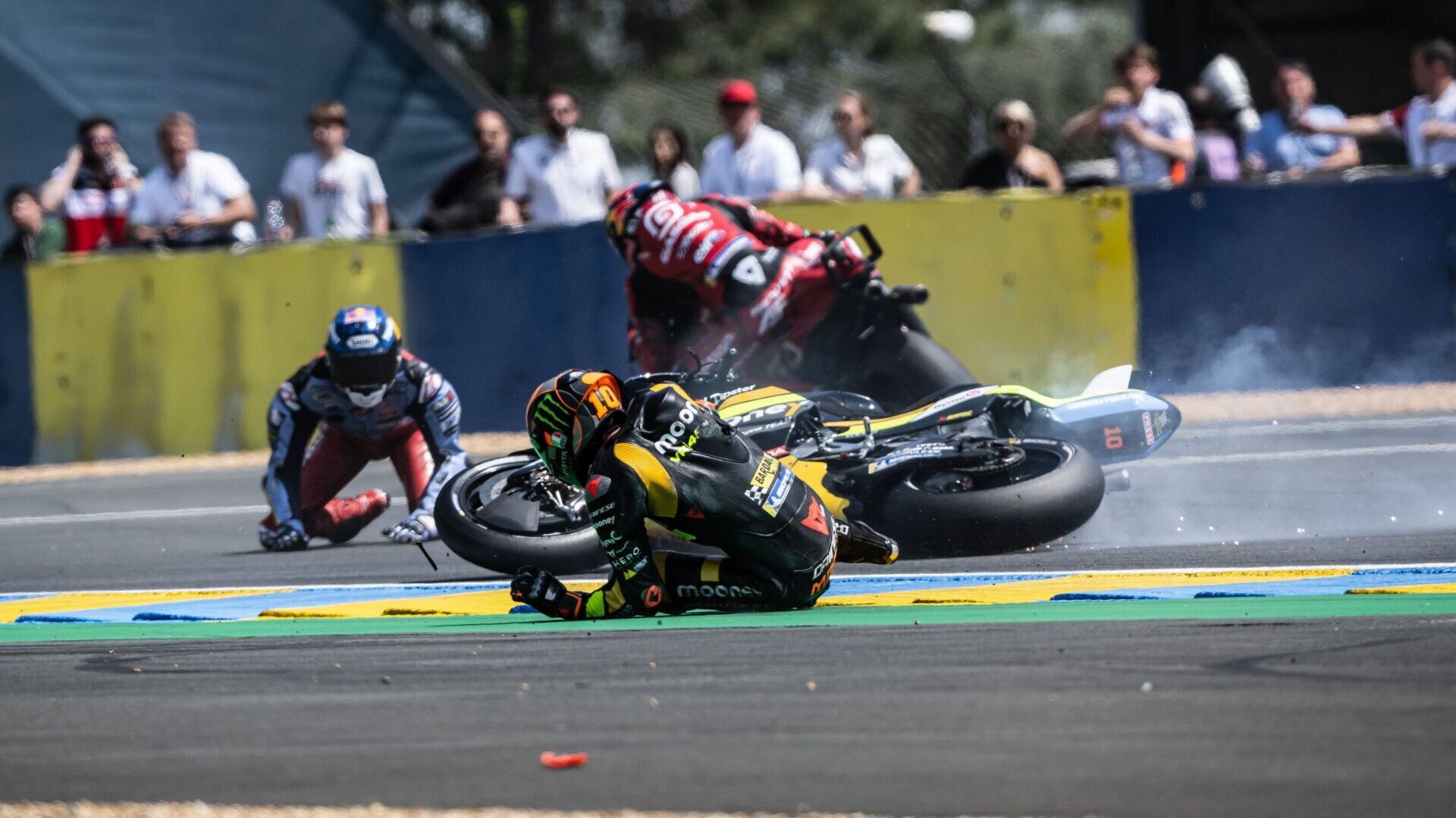 GP Francia, le foto più clamorose della MotoGP di oggi