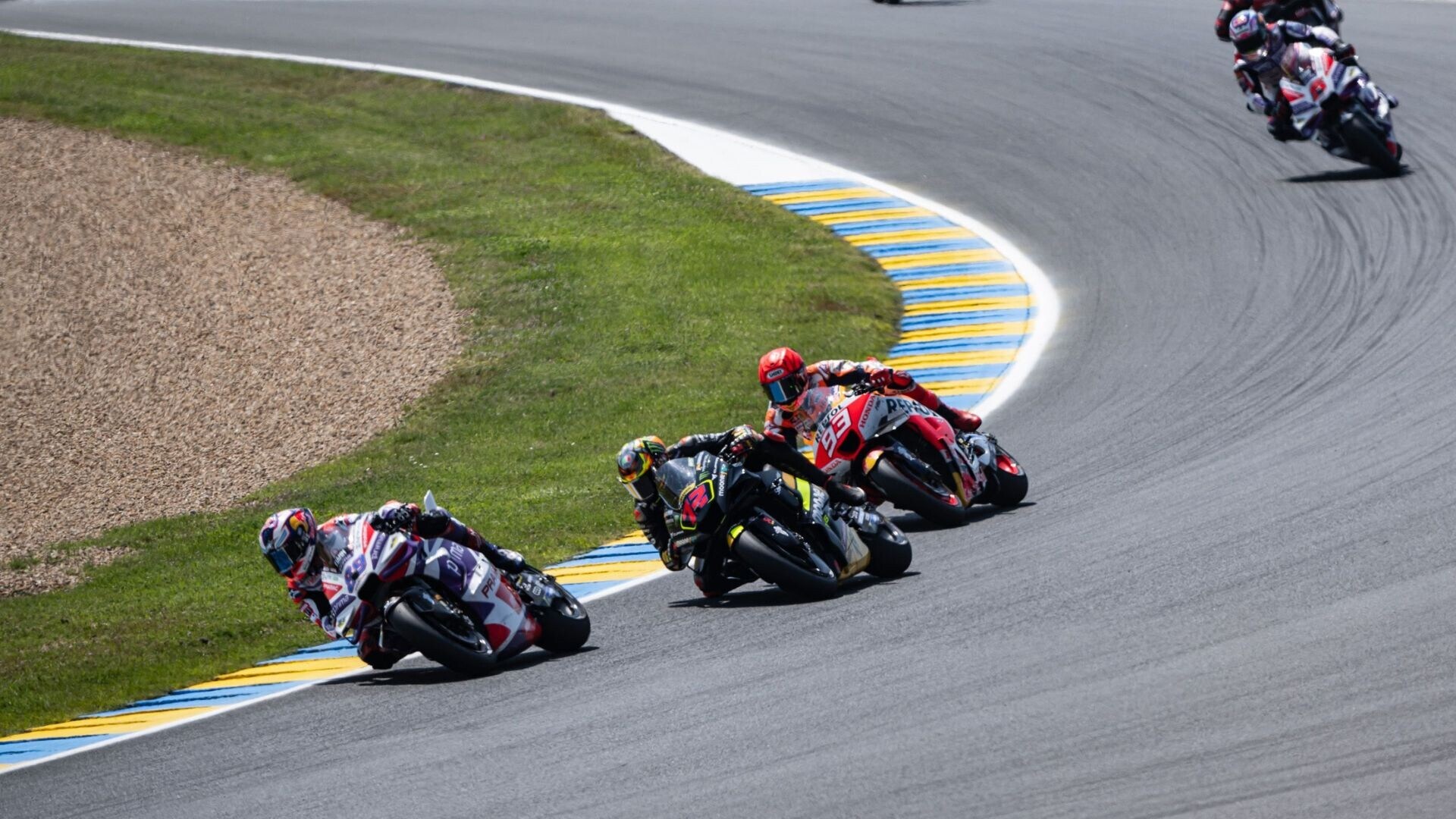 GP Francia, le foto più clamorose della MotoGP di oggi