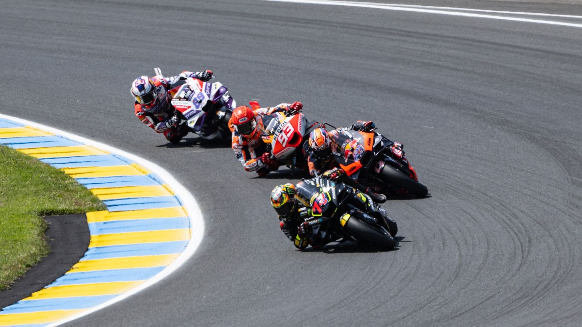 GP Francia, le foto più clamorose della MotoGP di oggi