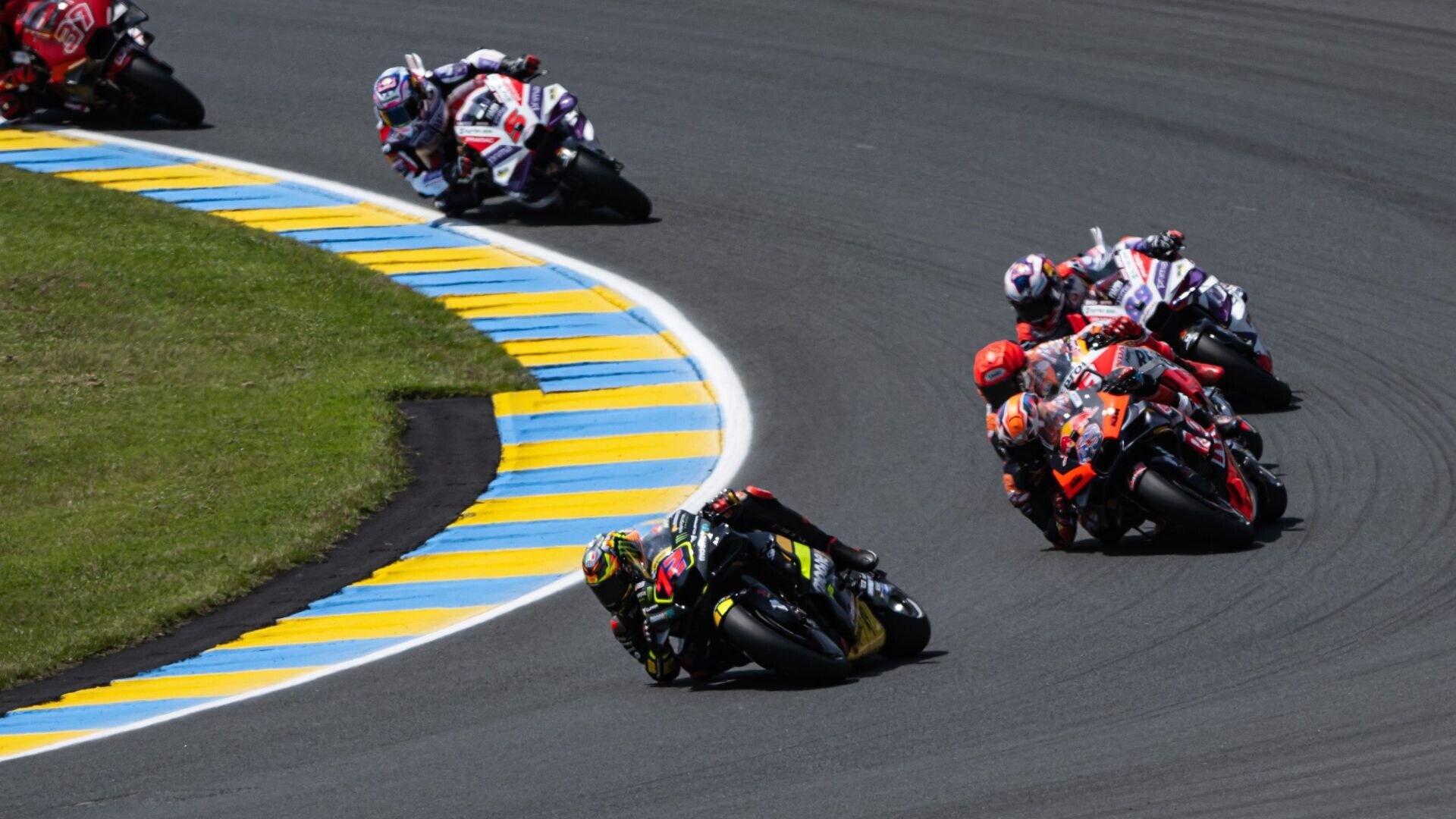 GP Francia, le foto più clamorose della MotoGP di oggi