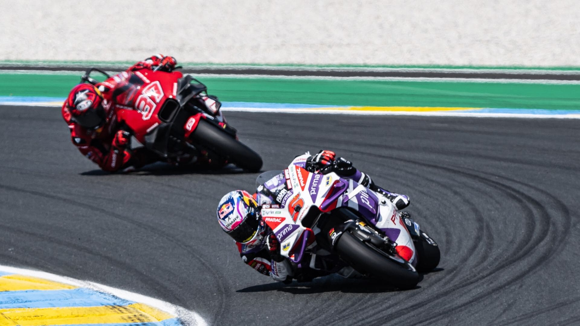 GP Francia, le foto più clamorose della MotoGP di oggi