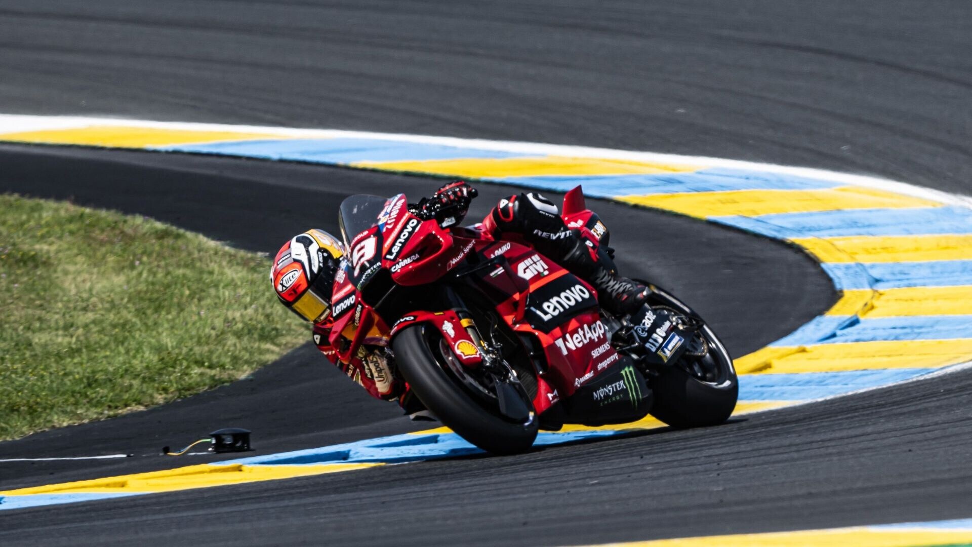 GP Francia, le foto più clamorose della MotoGP di oggi