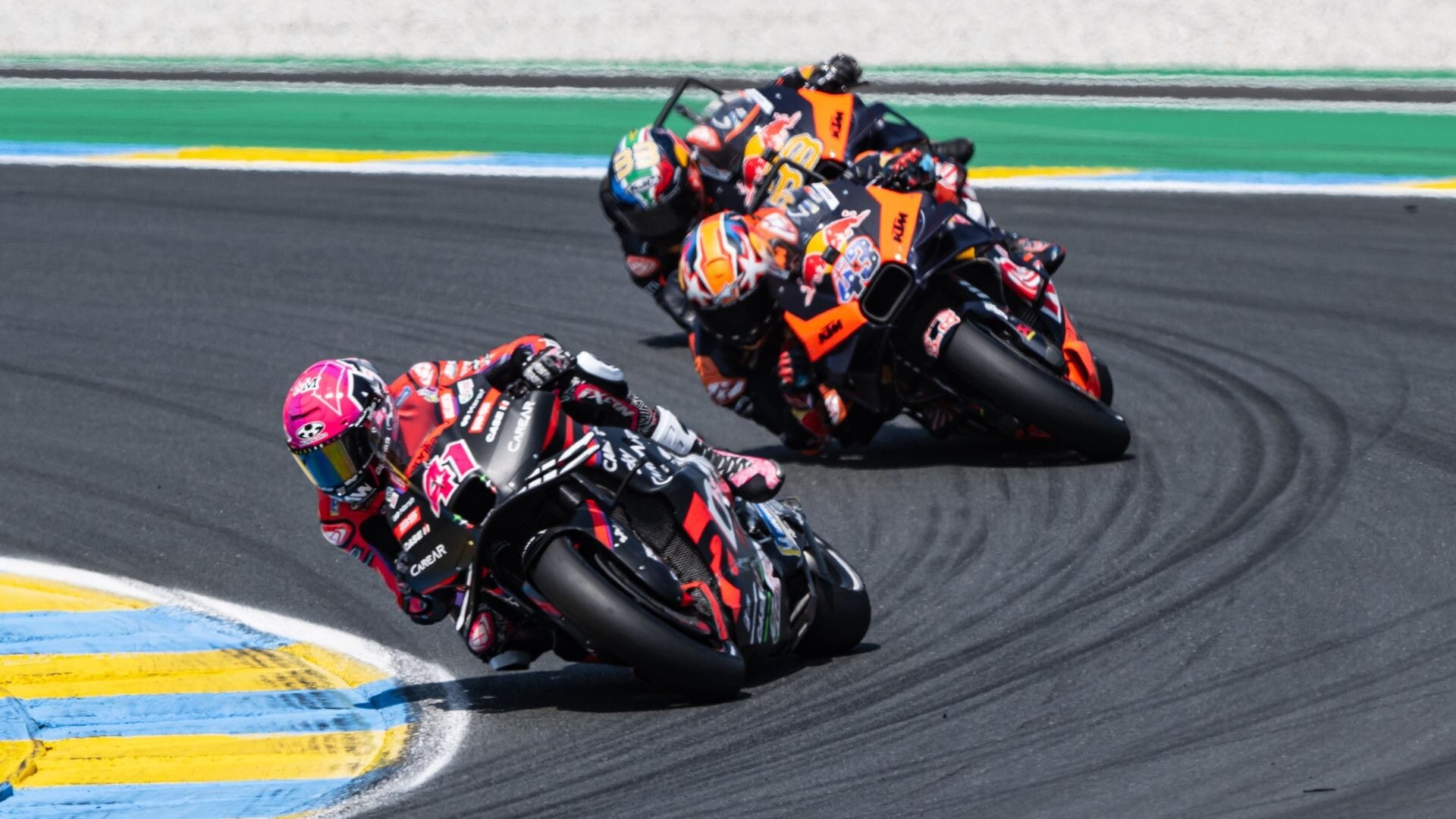 GP Francia, le foto più clamorose della MotoGP di oggi