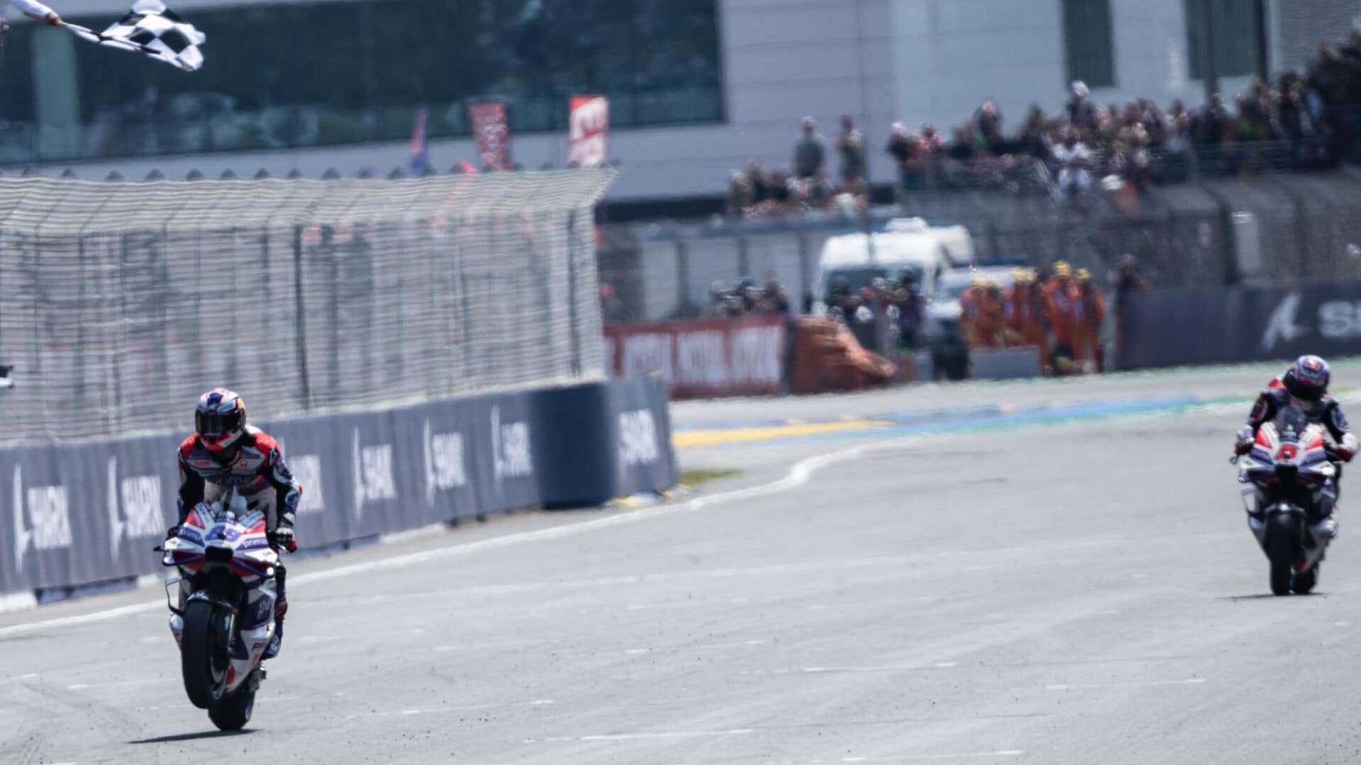 GP Francia, le foto più clamorose della MotoGP di oggi