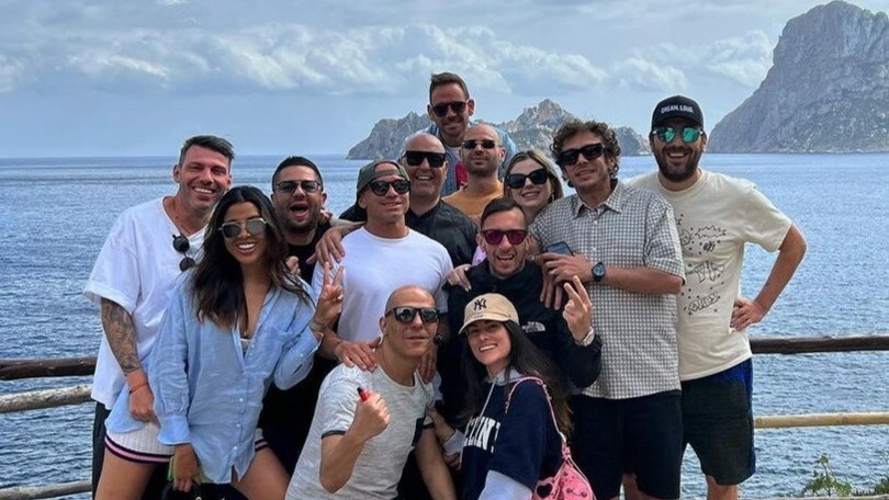 Valentino Rossi e Francesca Sofia Novello in vacanza a Ibiza
