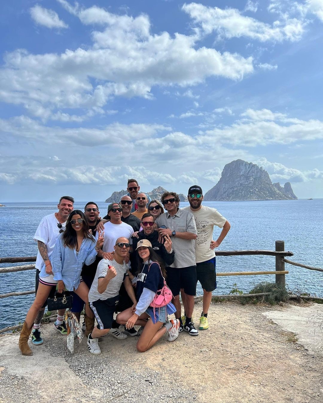 Valentino Rossi e Francesca Sofia Novello in vacanza a Ibiza